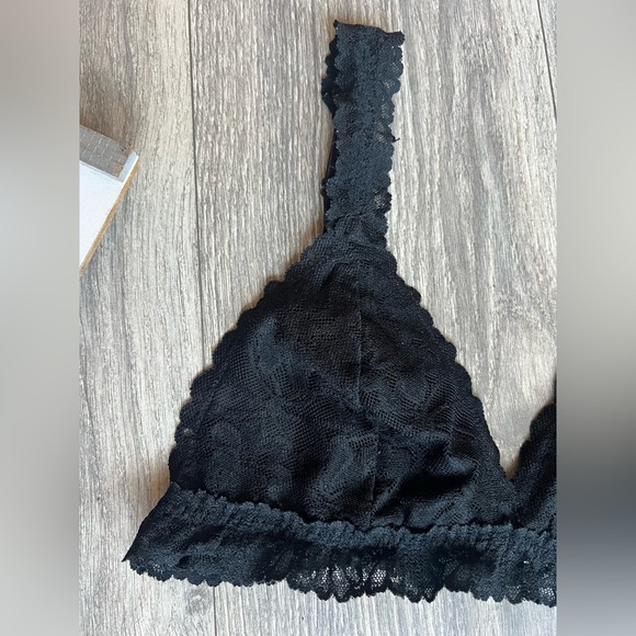Pink Victoria’s Secret Black Ruffle Hem Wide Strap Lace Triangle Bralette Size M - Picture 2 of 8